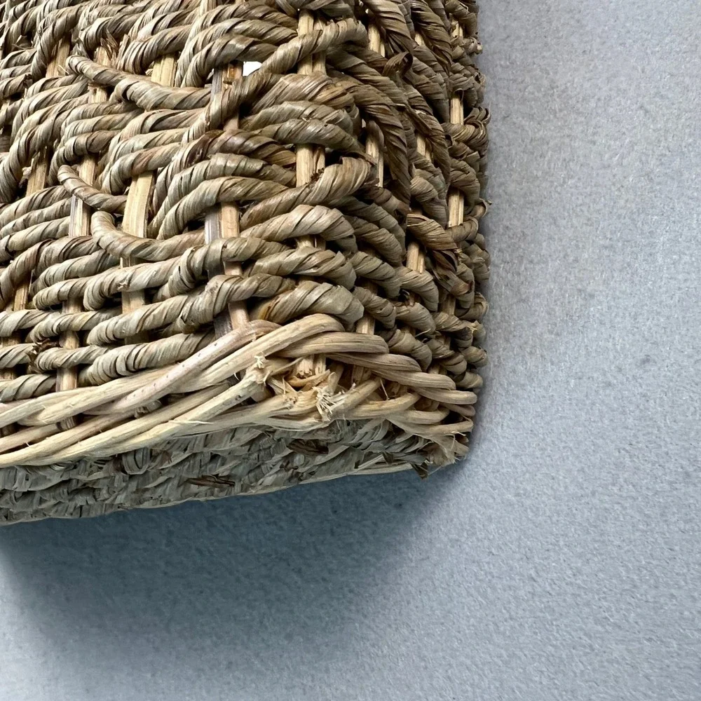 Threshold woven hanging
